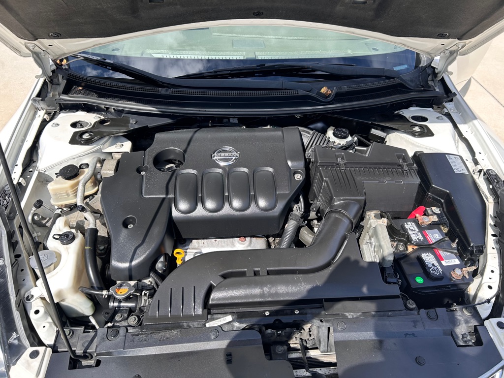 Photo 25 of this NISSAN ALTIMA