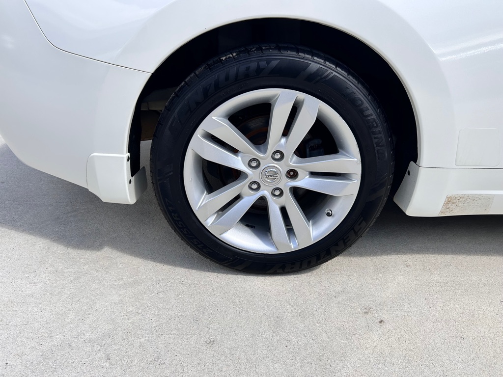 Photo 21 of this NISSAN ALTIMA