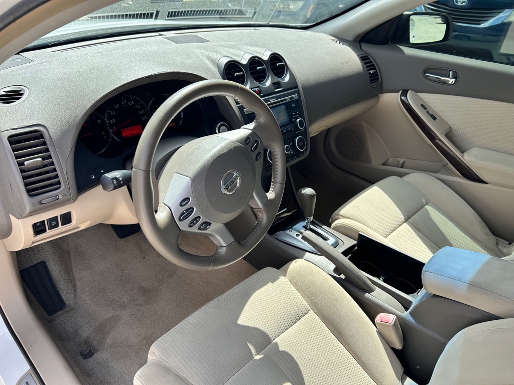 Photo 8 of this NISSAN ALTIMA