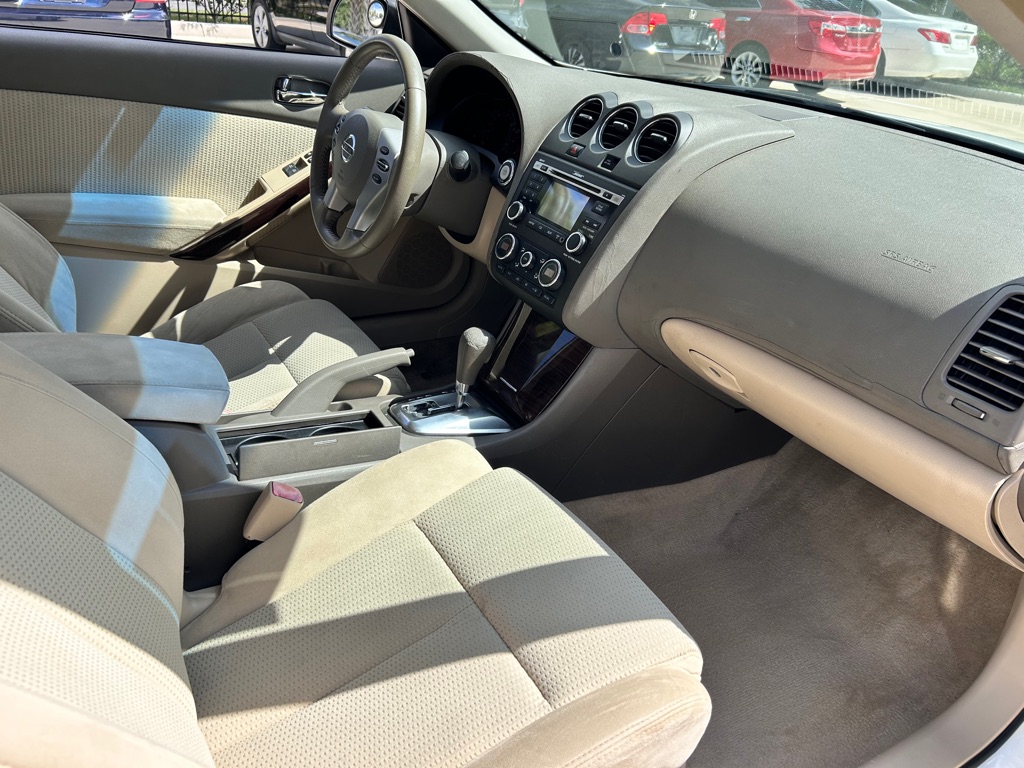 Photo 15 of this NISSAN ALTIMA
