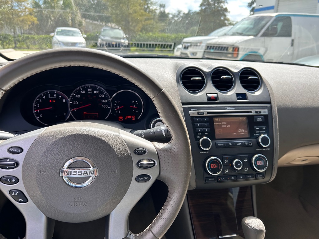 Photo 9 of this NISSAN ALTIMA