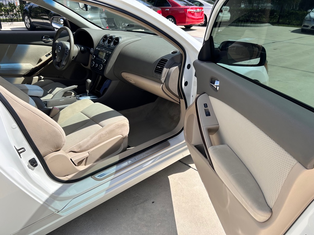 Photo 14 of this NISSAN ALTIMA