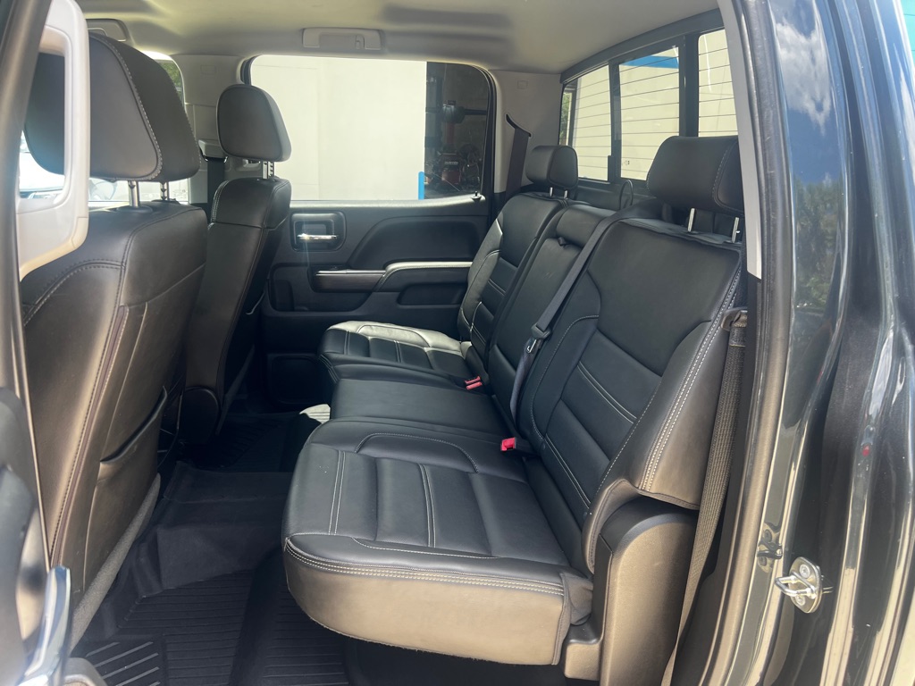 Photo 11 of this GMC SIERRA
