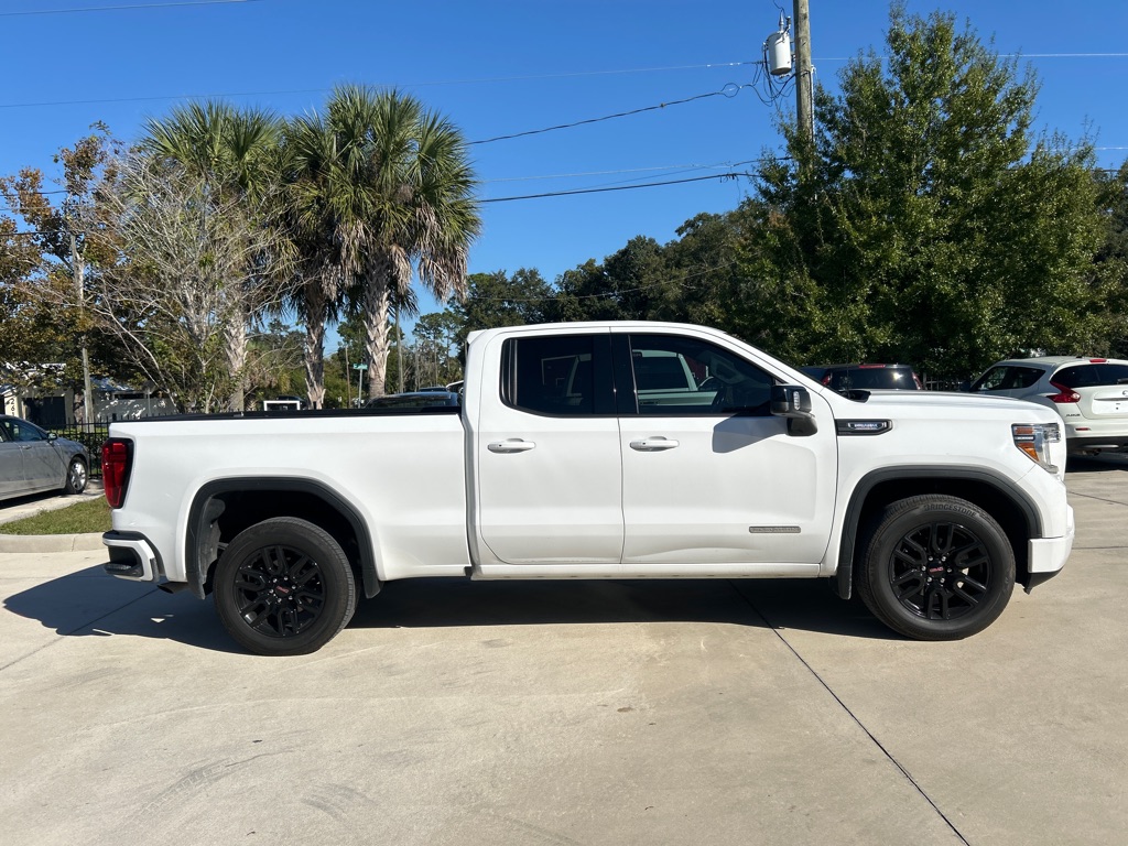 Photo 3 of this GMC SIERRA