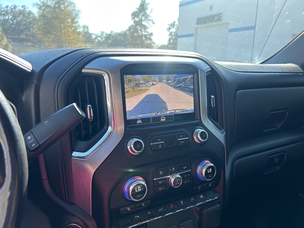 Photo 11 of this GMC SIERRA