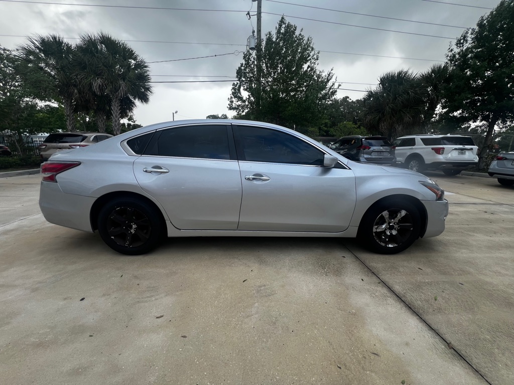 Photo 4 of this NISSAN ALTIMA