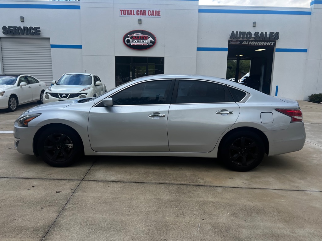 Photo 8 of this NISSAN ALTIMA