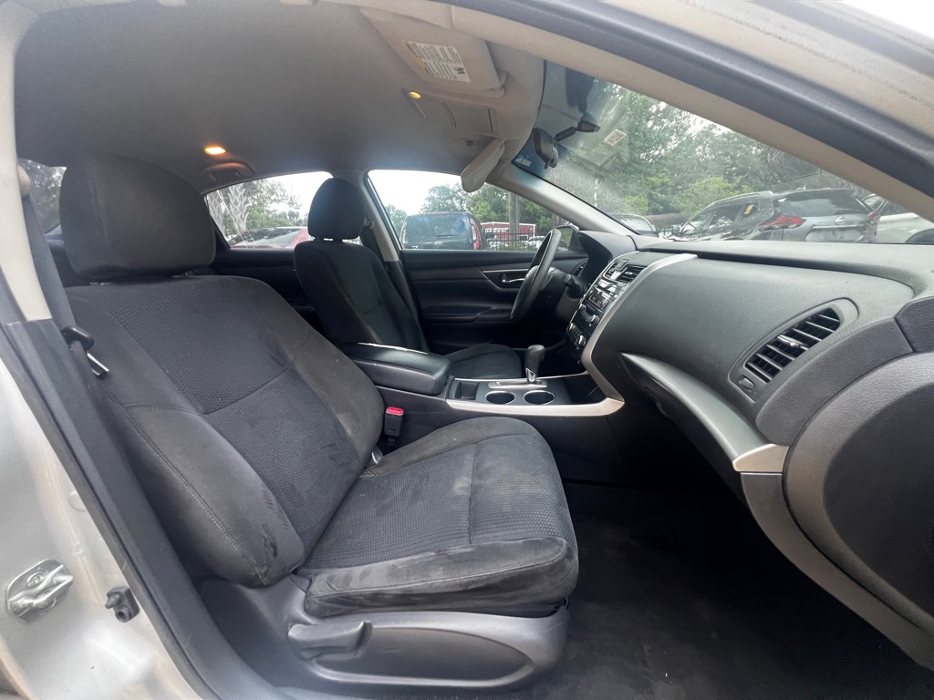 Photo 12 of this NISSAN ALTIMA