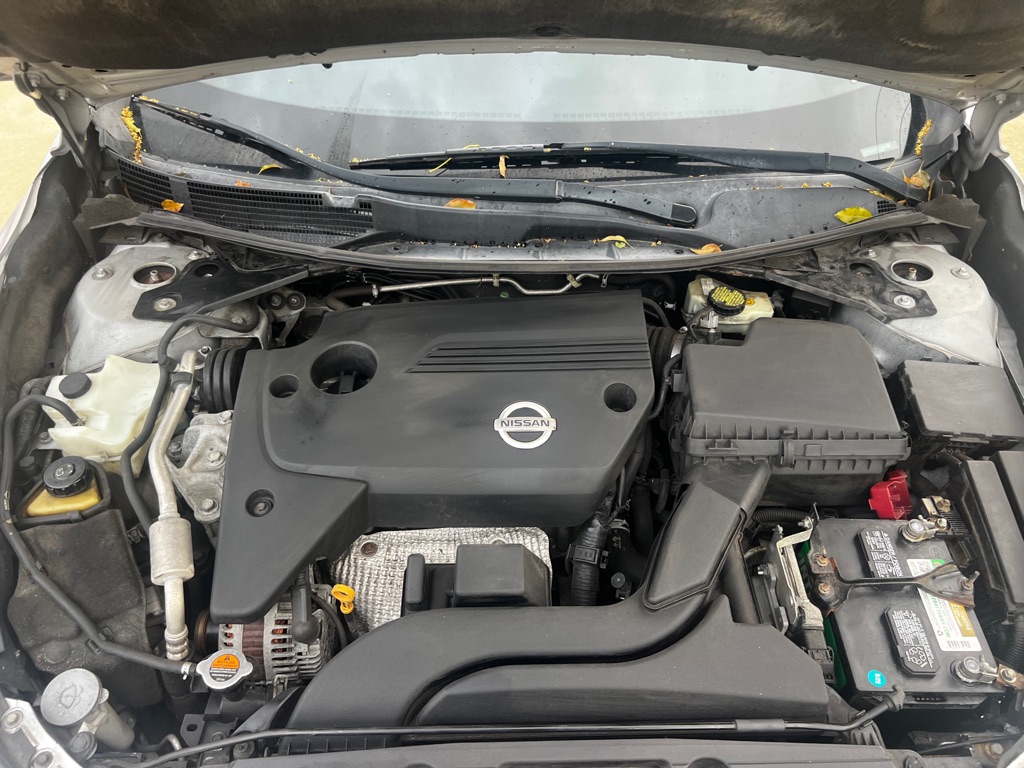Photo 19 of this NISSAN ALTIMA