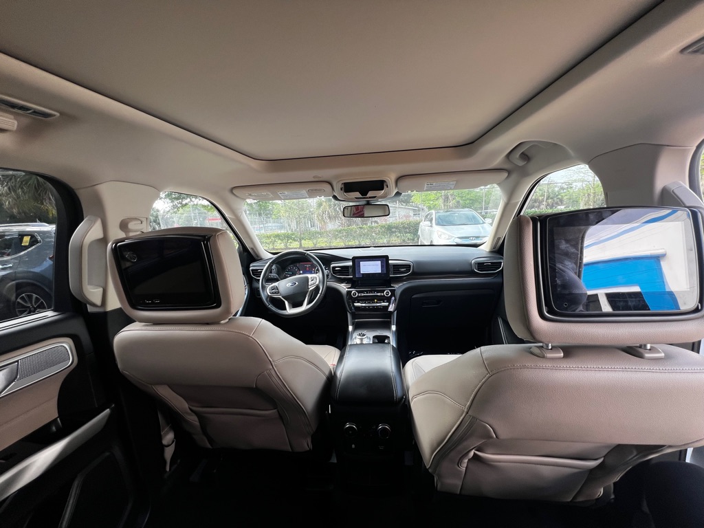 Photo 17 of this FORD EXPLORER