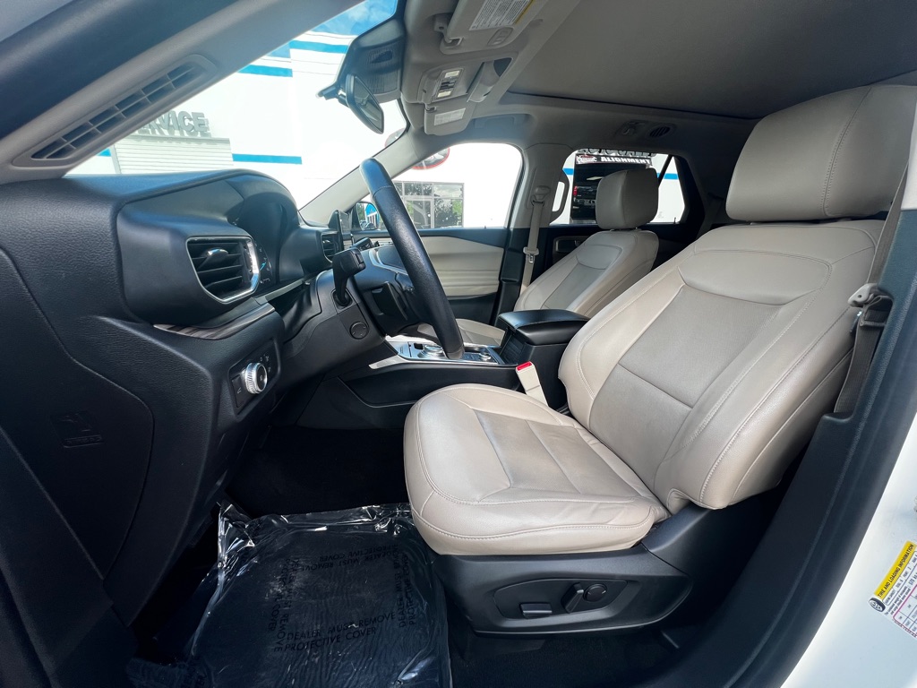 Photo 9 of this FORD EXPLORER