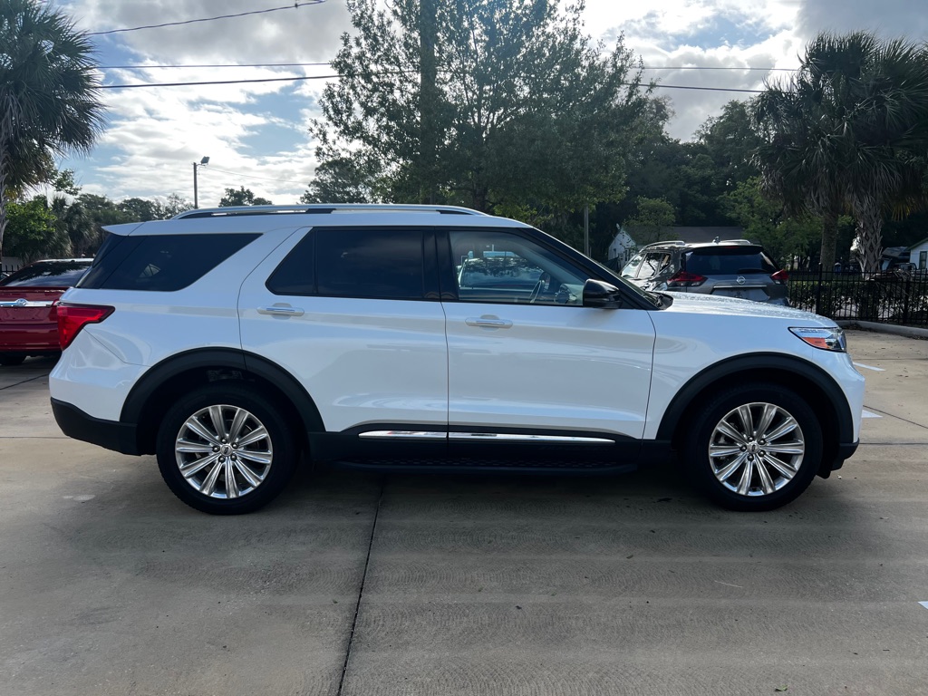 Photo 4 of this FORD EXPLORER