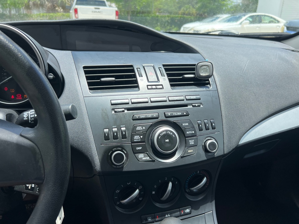 Photo 14 of this MAZDA 3