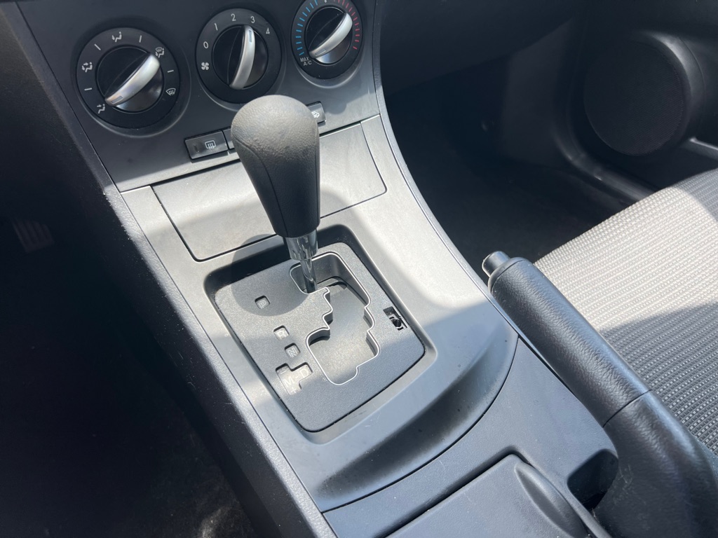 Photo 15 of this MAZDA 3
