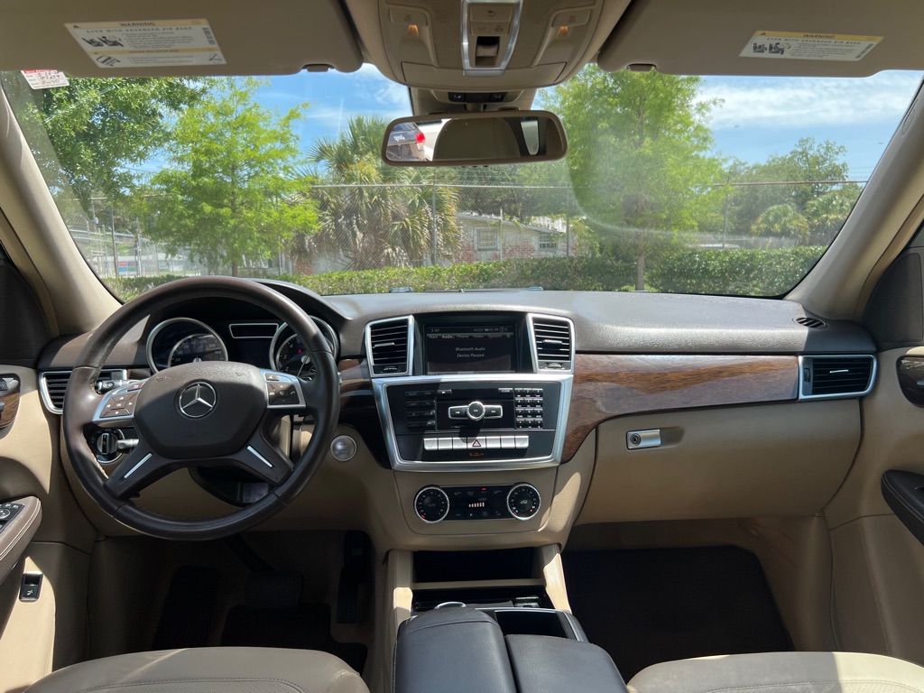 Photo 19 of this MERCEDES-BENZ ML