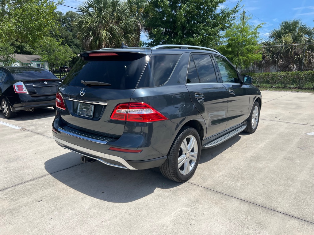 Photo 5 of this MERCEDES-BENZ ML