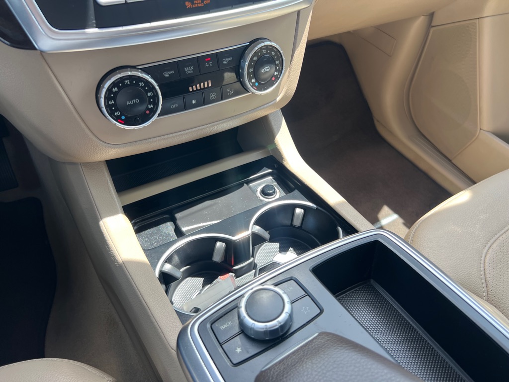 Photo 16 of this MERCEDES-BENZ ML