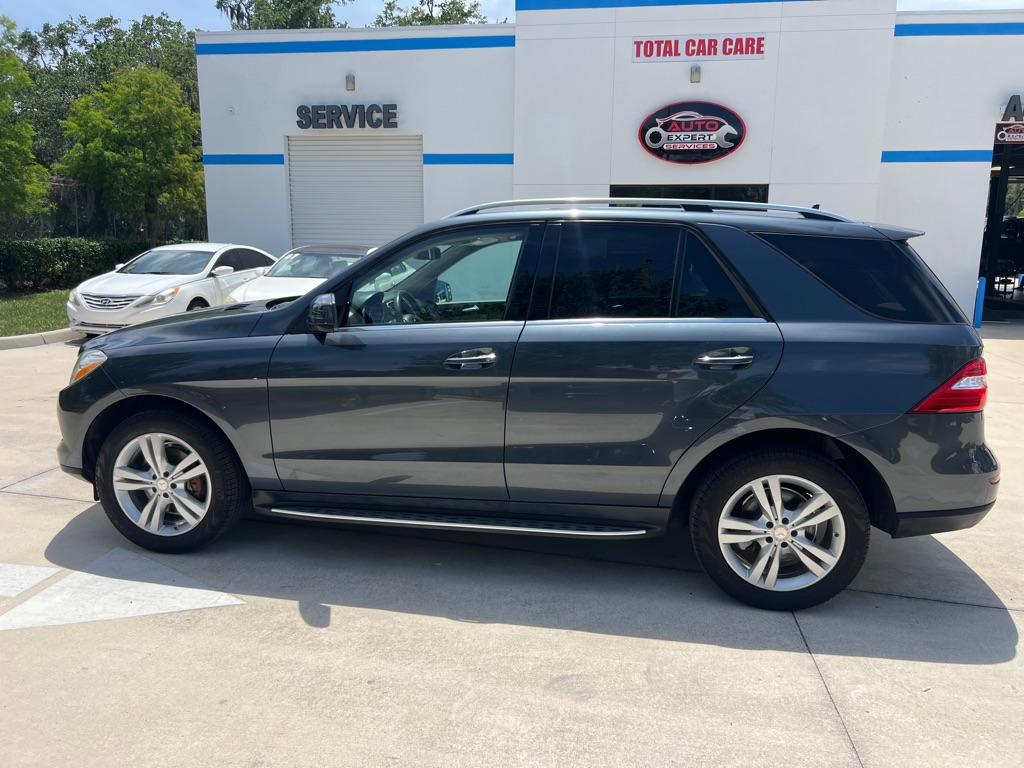 Photo 8 of this MERCEDES-BENZ ML
