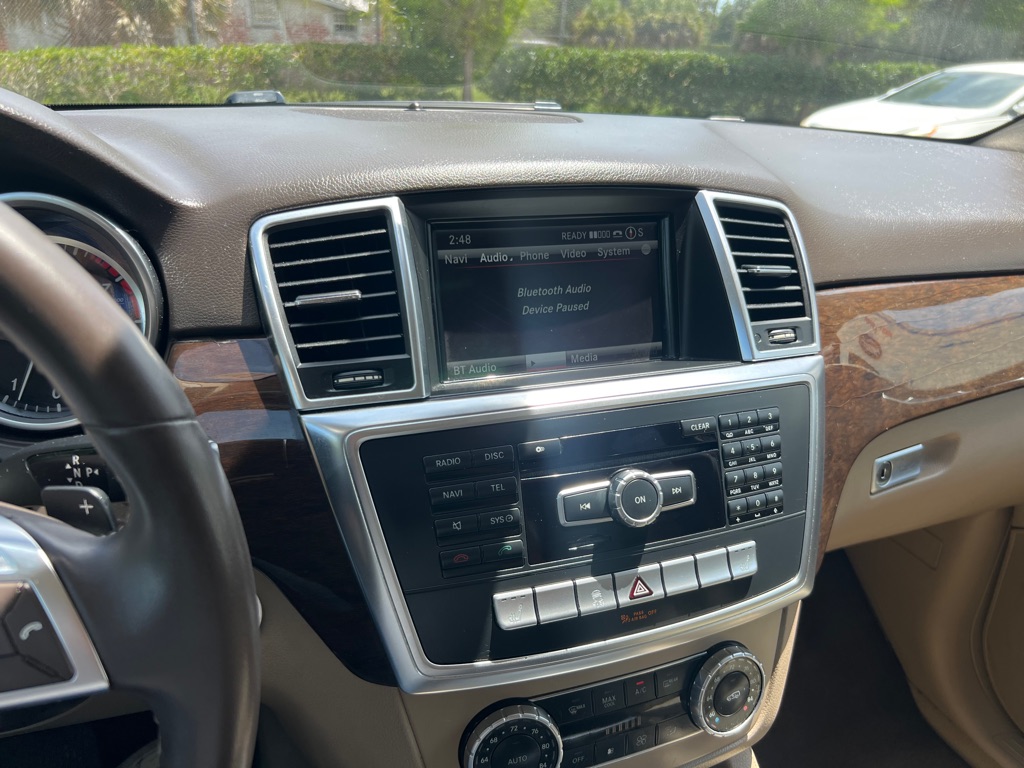 Photo 15 of this MERCEDES-BENZ ML