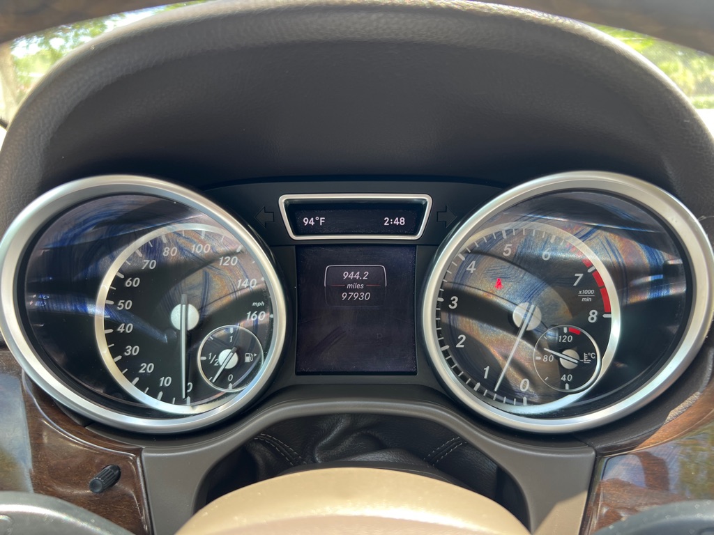 Photo 14 of this MERCEDES-BENZ ML