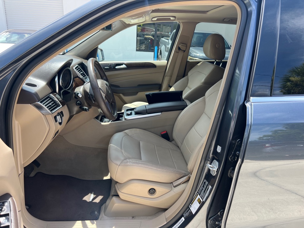 Photo 9 of this MERCEDES-BENZ ML