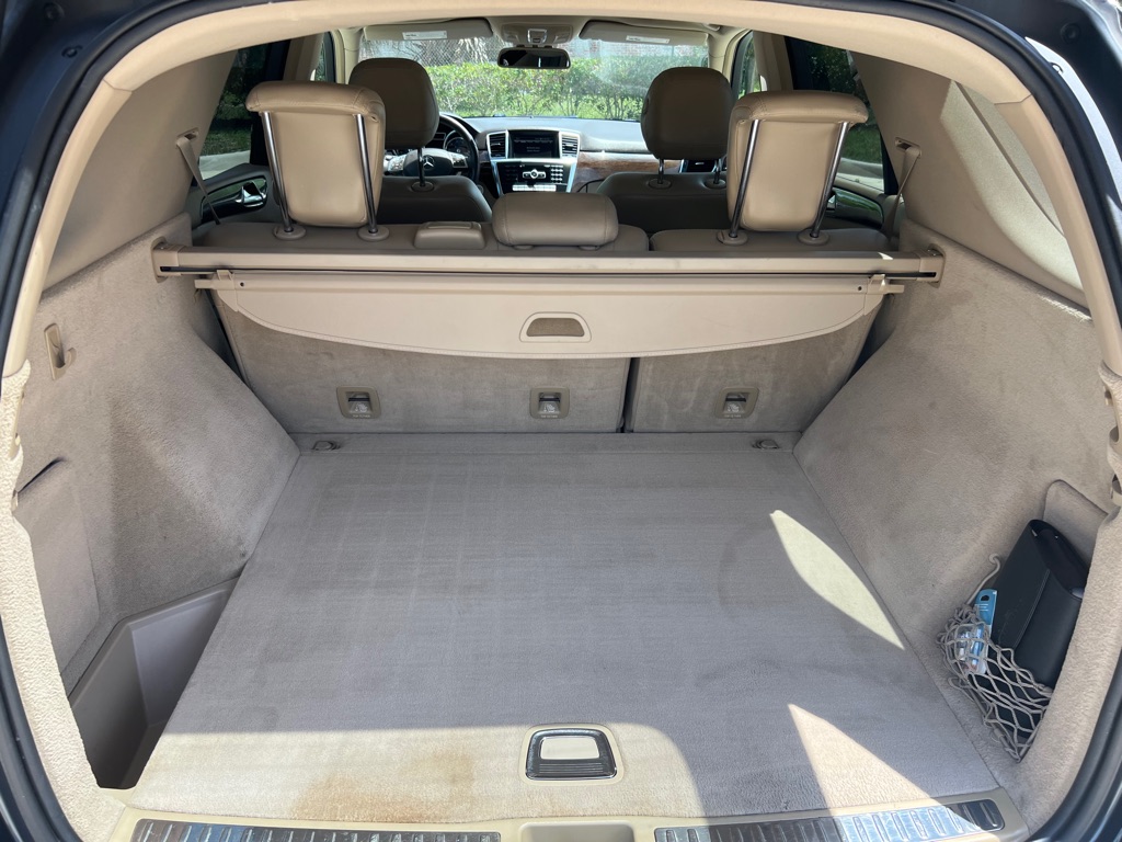 Photo 13 of this MERCEDES-BENZ ML