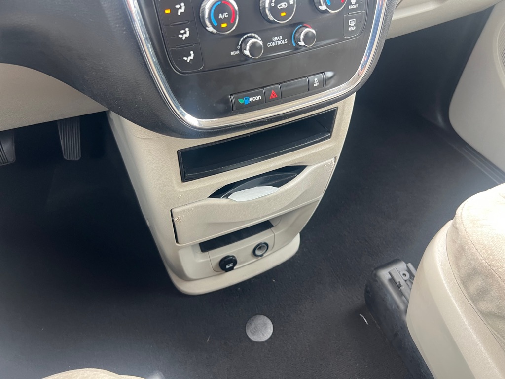 Photo 16 of this DODGE GRAND CARAVAN