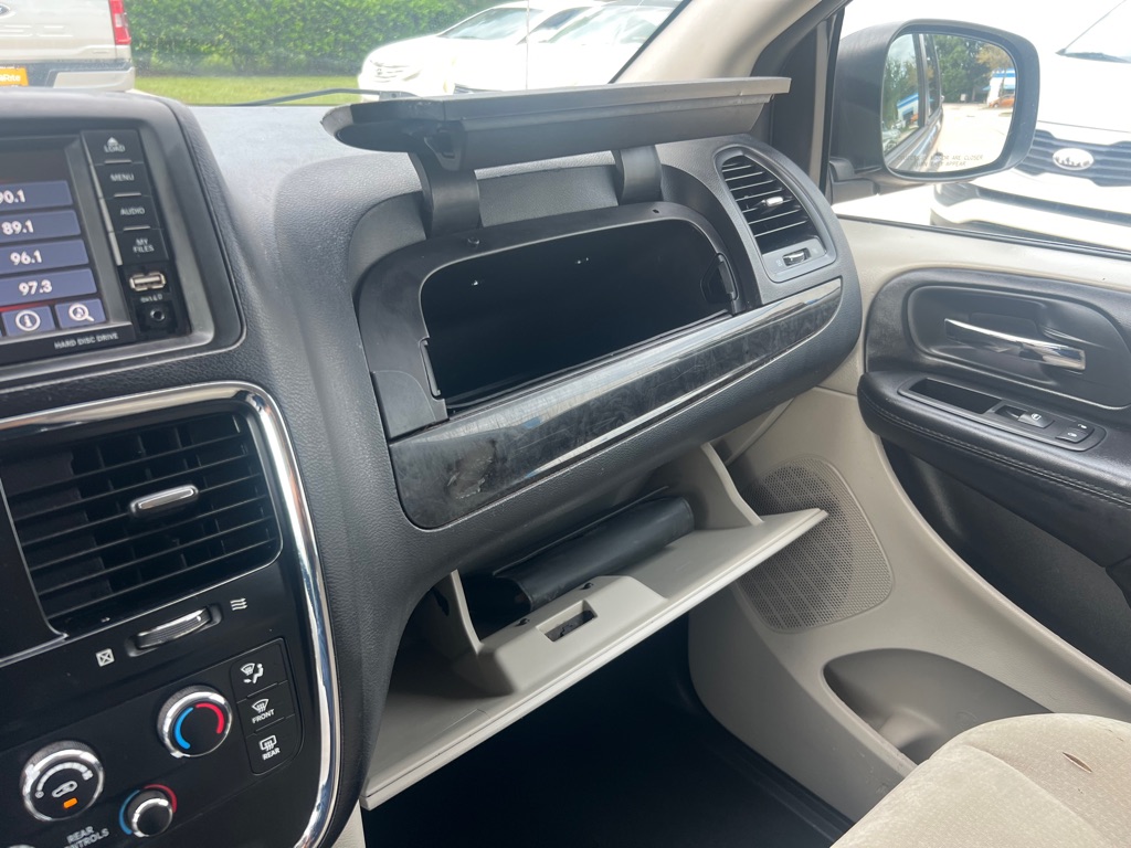 Photo 18 of this DODGE GRAND CARAVAN