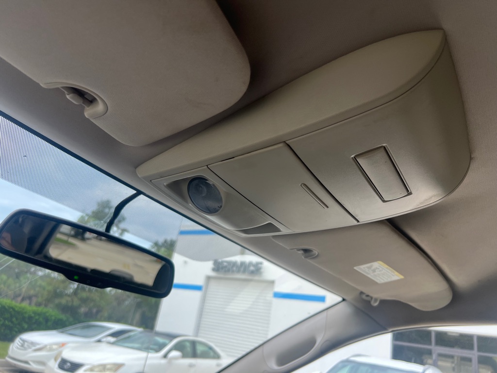 Photo 17 of this DODGE GRAND CARAVAN