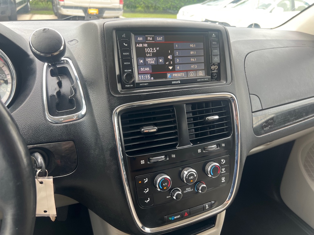 Photo 15 of this DODGE GRAND CARAVAN