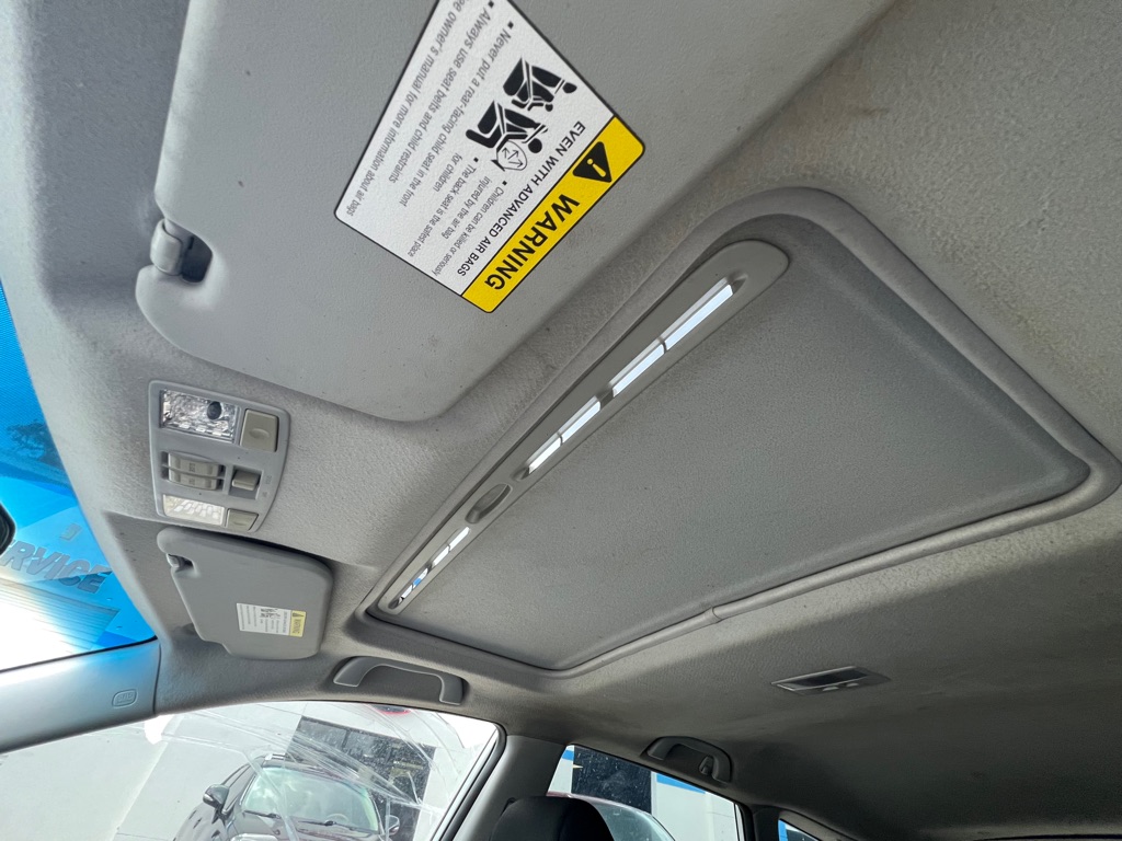 Photo 17 of this MAZDA 3