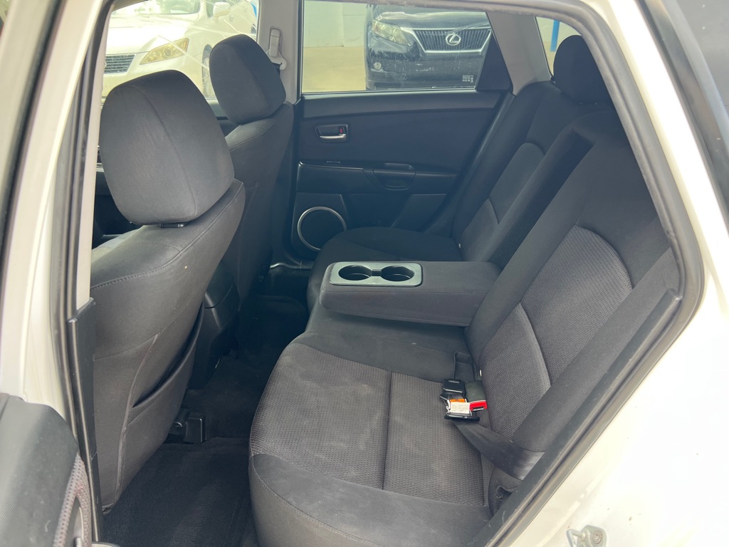 Photo 10 of this MAZDA 3