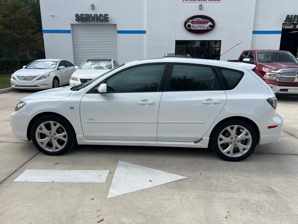 Photo 8 of this MAZDA 3