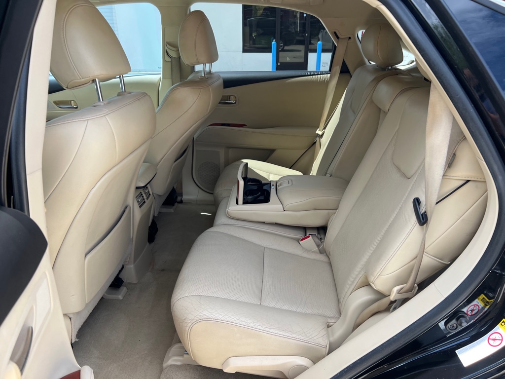 Photo 10 of this LEXUS RX