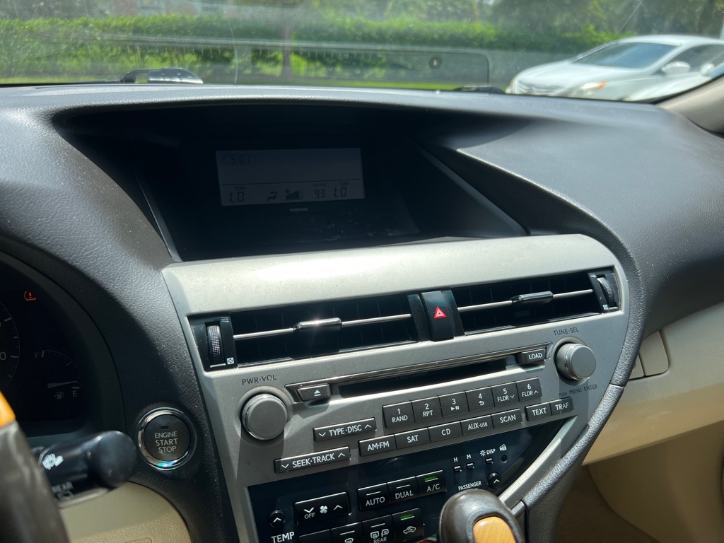 Photo 15 of this LEXUS RX