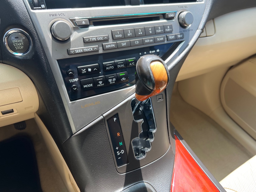 Photo 16 of this LEXUS RX