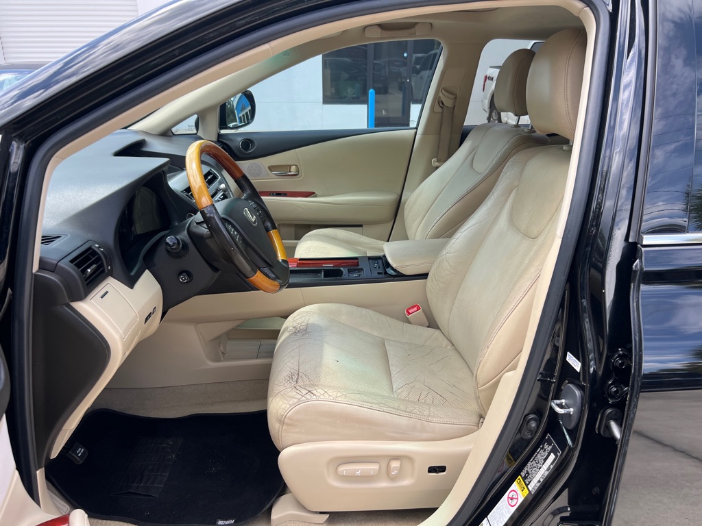 Photo 9 of this LEXUS RX