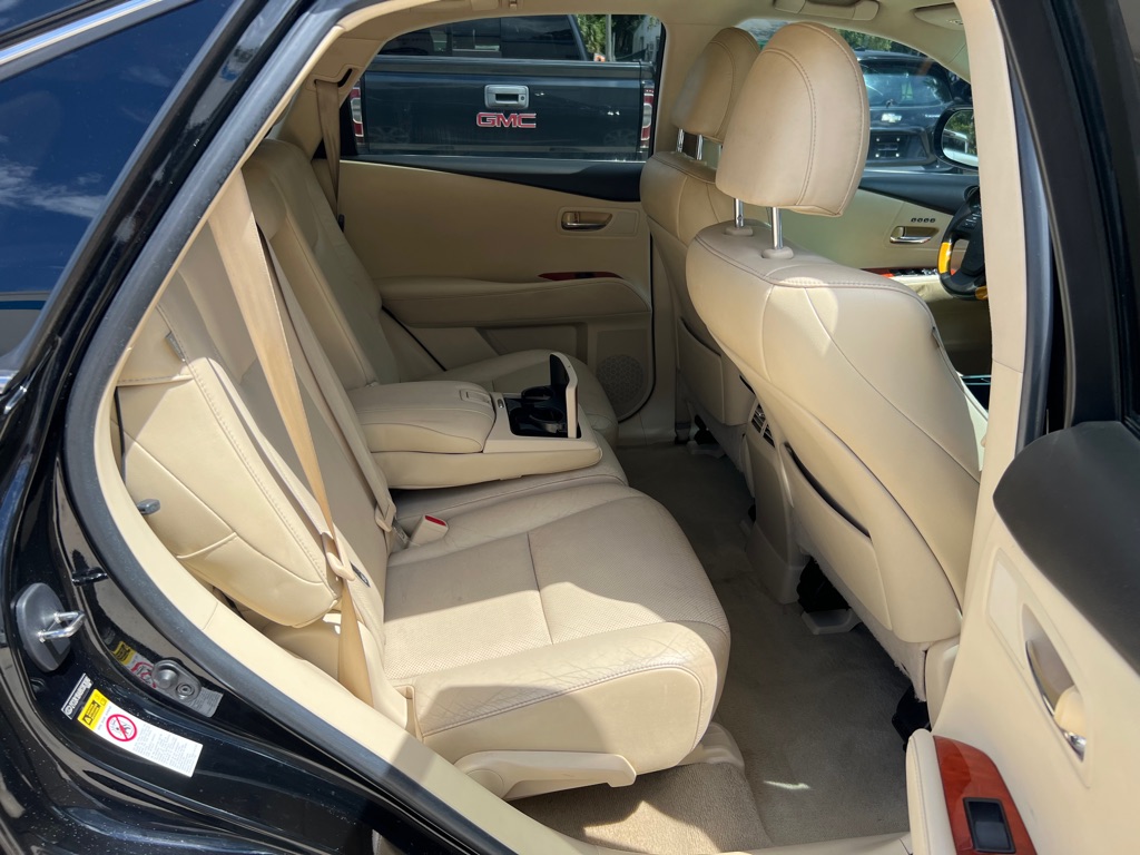 Photo 11 of this LEXUS RX