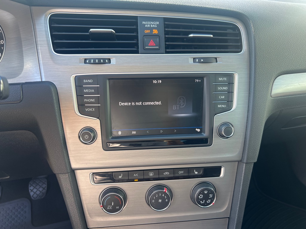 Photo 14 of this VOLKSWAGEN GOLF