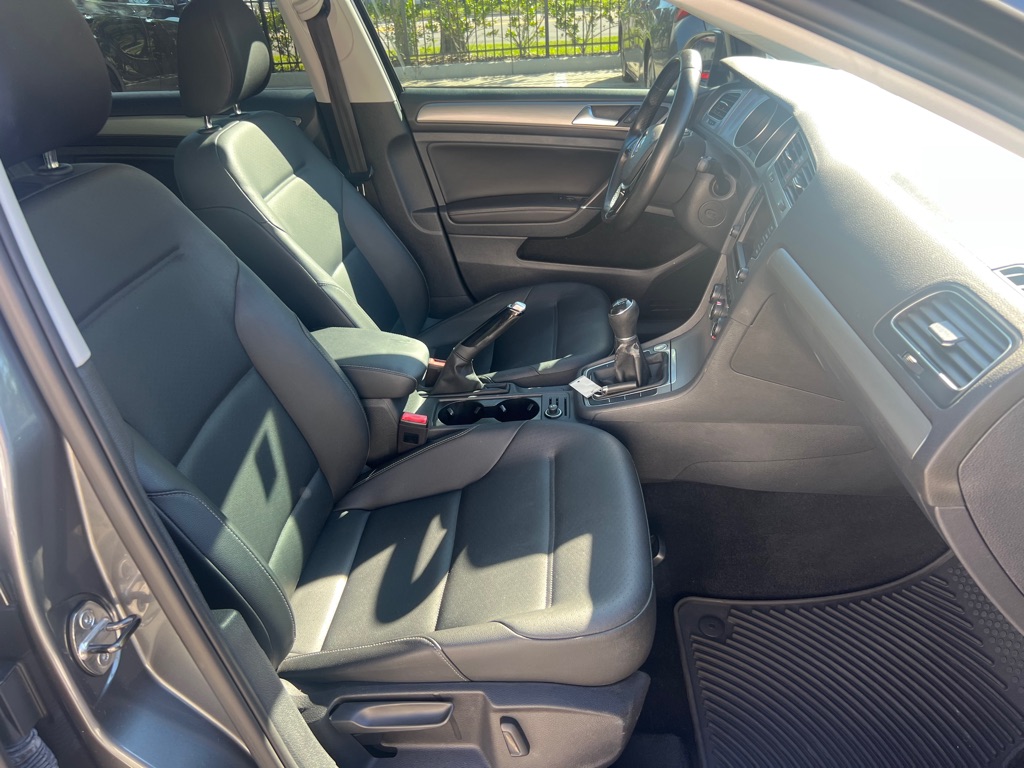 Photo 12 of this VOLKSWAGEN GOLF