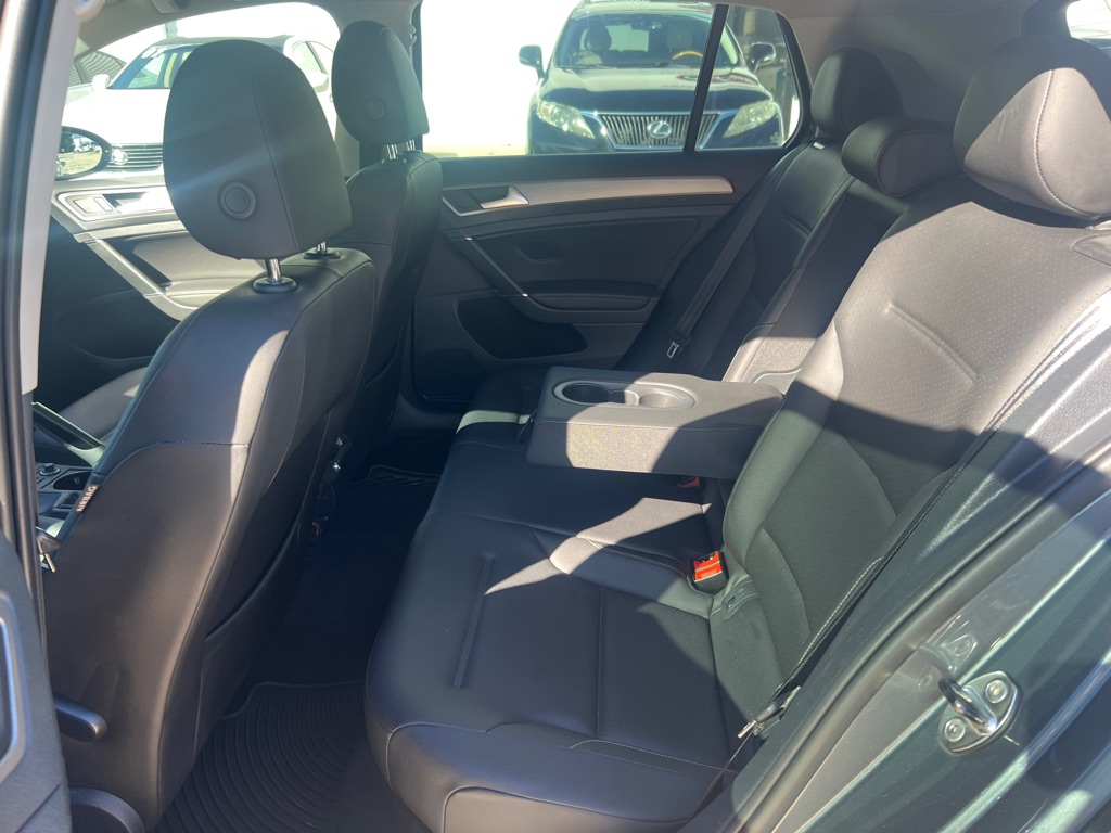 Photo 10 of this VOLKSWAGEN GOLF