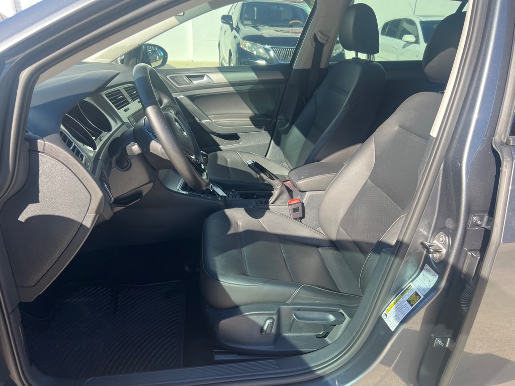 Photo 9 of this VOLKSWAGEN GOLF
