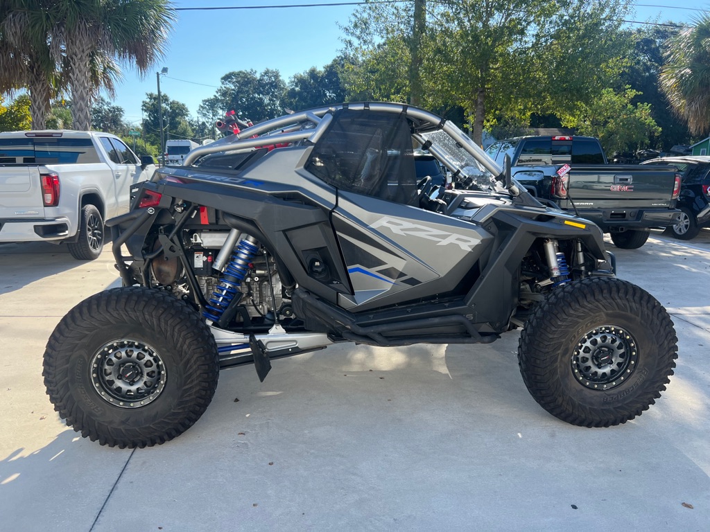Photo 4 of this POLARIS RZR PRO R