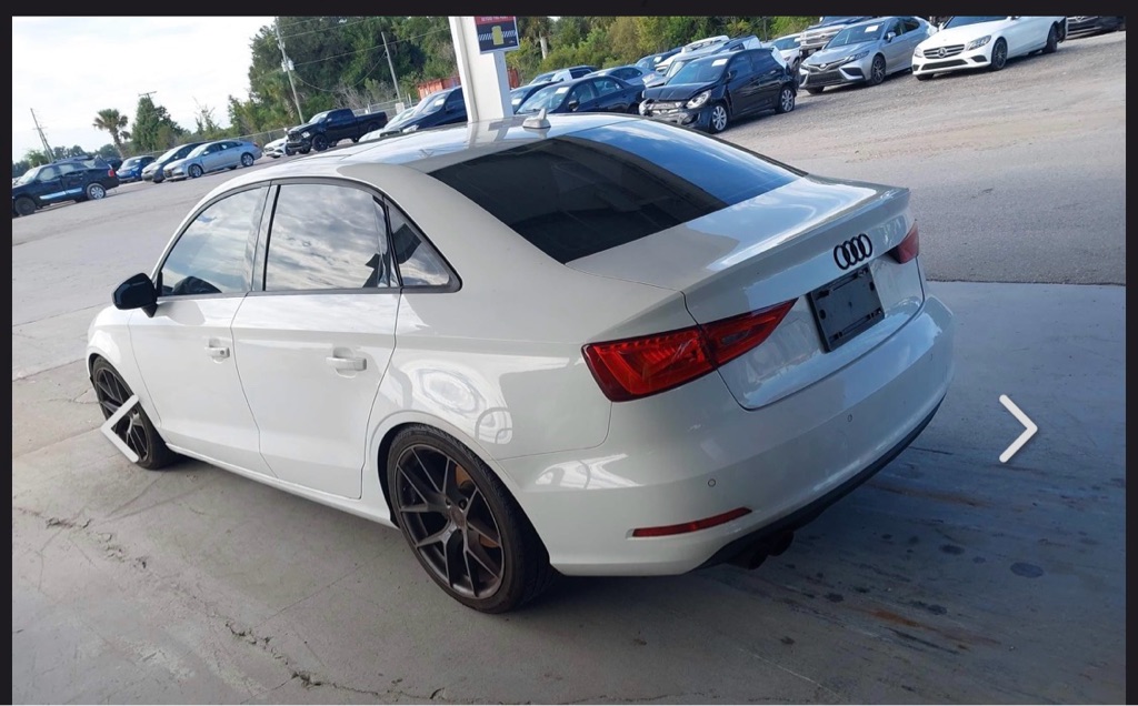 Photo 3 of this AUDI A3