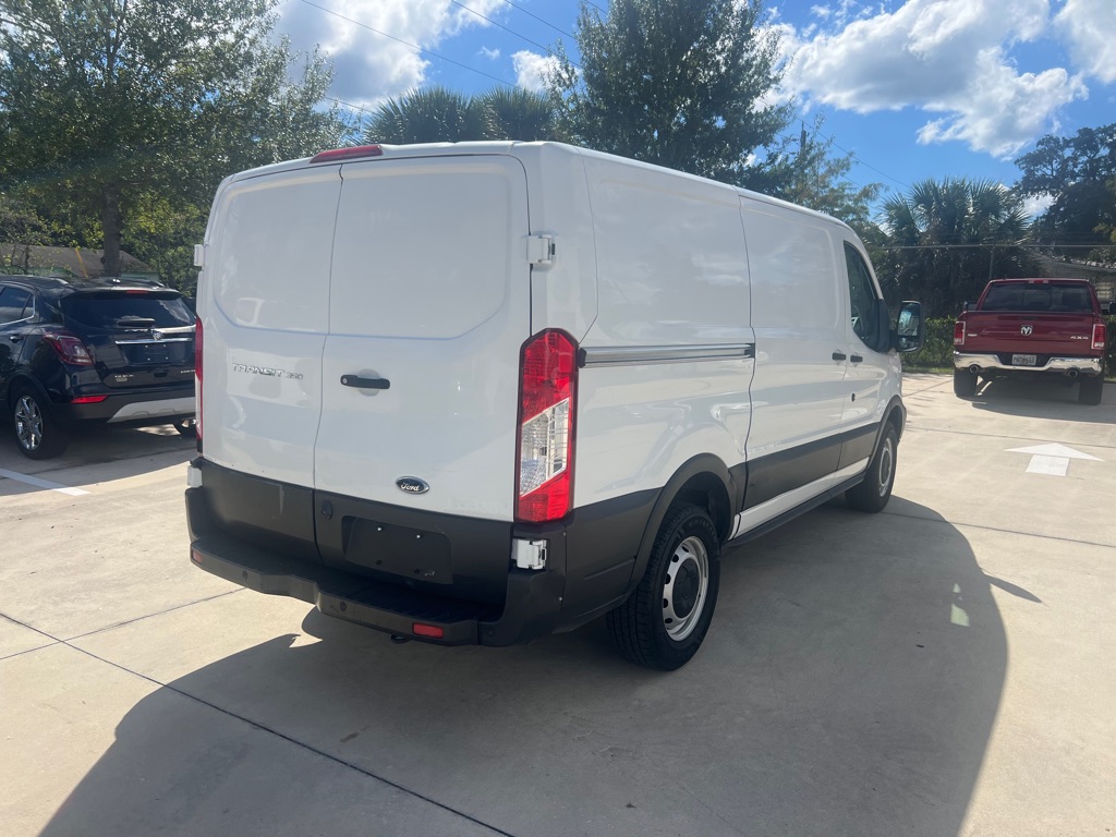 Photo 5 of this FORD TRANSIT