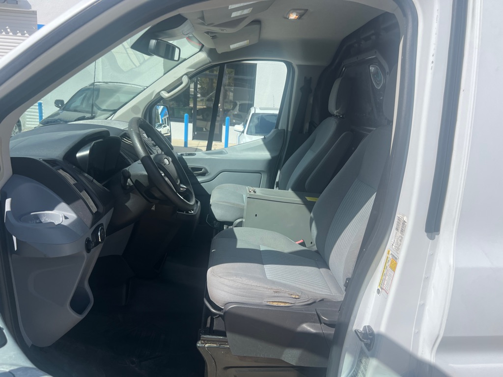 Photo 9 of this FORD TRANSIT