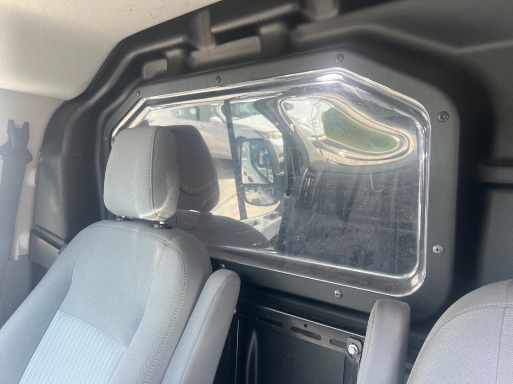 Photo 17 of this FORD TRANSIT