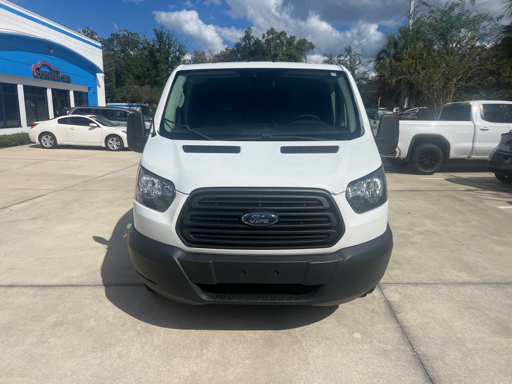 Photo 2 of this FORD TRANSIT