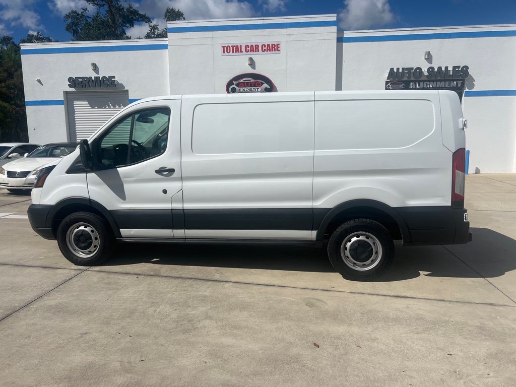 Photo 8 of this FORD TRANSIT