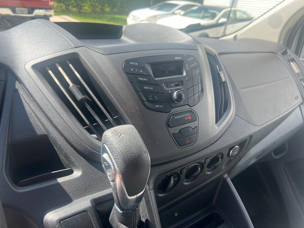 Photo 15 of this FORD TRANSIT